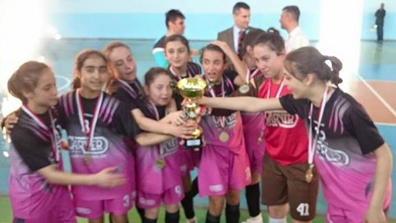 Kavaklı Şehit Onbaşı Adem Başoğlu Ortaokulu Futsal Türkiye Şampiyonu oldu...
