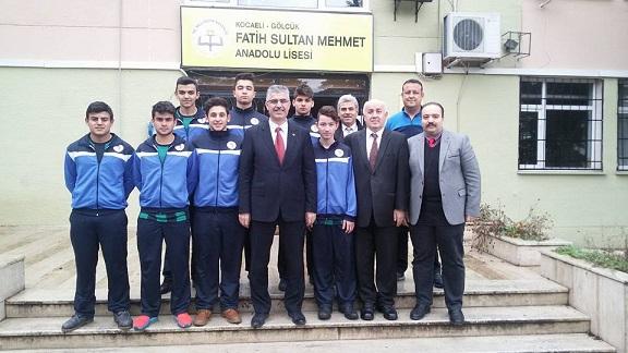 Türkiye Futsal Şampiyonası için Samsun´a gidecek olan ilçemiz Fatih Sultan Anadolu Lisesi öğrencilerini uğurladık
