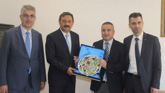 AK Parti Kocaeli Milletvekili Mehmet Akif Yılmaz, Gölcük İlçe Milli Eğitim Müdürlüğünü ve Yapım Aşamasındaki Okulları Ziyaret etti.