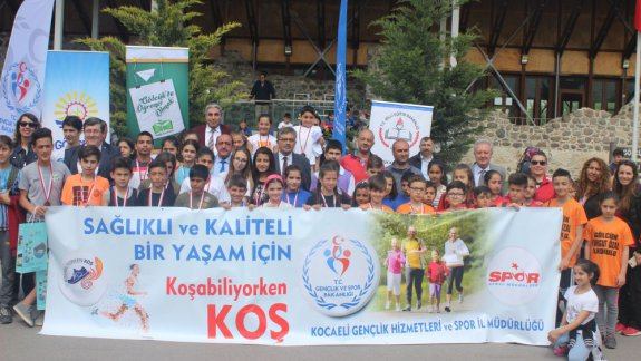 23 Nisan Ulusal Egemenlik Kupası Okul Sporları Kros Yarışması Ödül Töreni Gerçekleşti