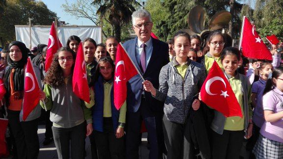 İlçe Milli Eğitim Müdürümüz Sayın Ercan Gülsuyunun 23 Nisan Ulusal Egemenlik ve Çocuk Bayramı Mesajı