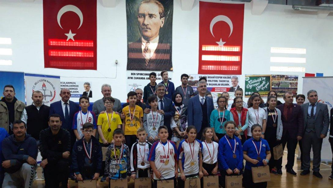 Okul Sporları Ortaokul ve Liseler Arası Atatürk Kupası Masa Tenisi Turnuvası Ödül Töreni
