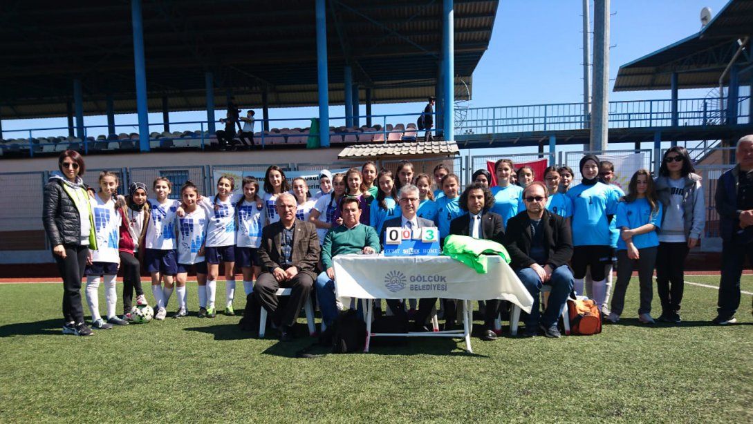 Ortaokullar arası Yıldız Kız-Erkek Okul sporları Gelişim Ligi futbol Turnuvası devam ediyor
