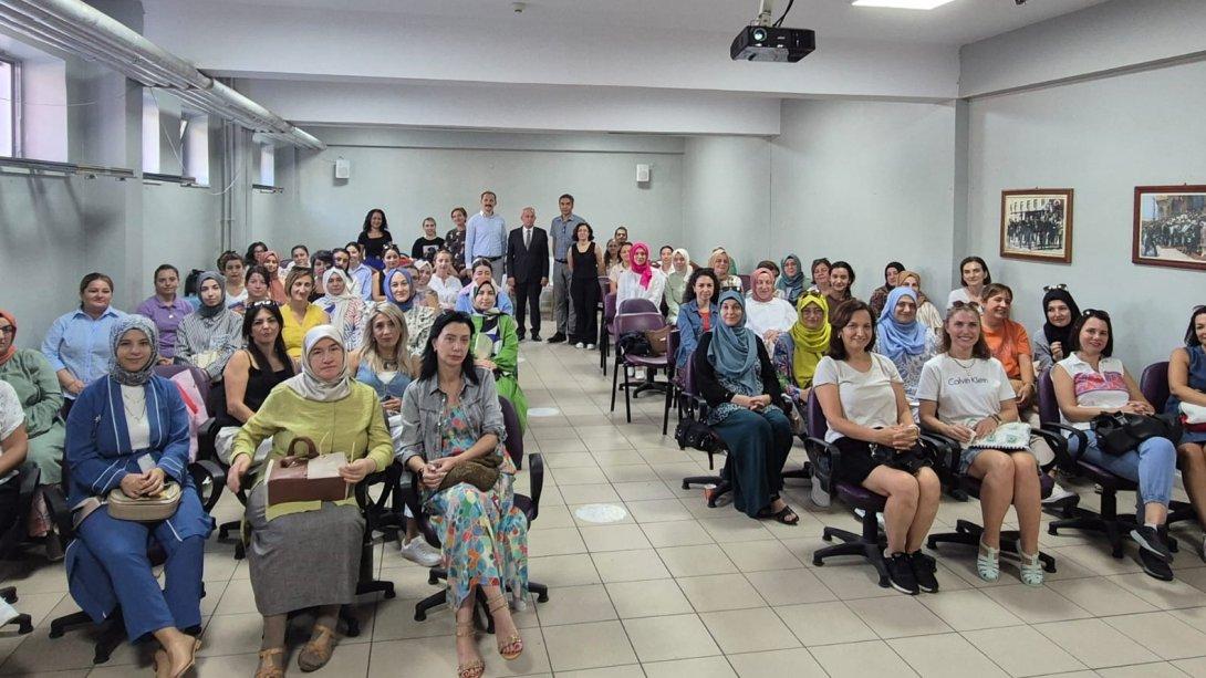 Bakanlık Müfettişi Sayın Harun BAŞTÜRK'ün Türkiye Yüzyılı Maarif Modeli Seminerinde Ögretmenlerimizi Ziyaret Etti